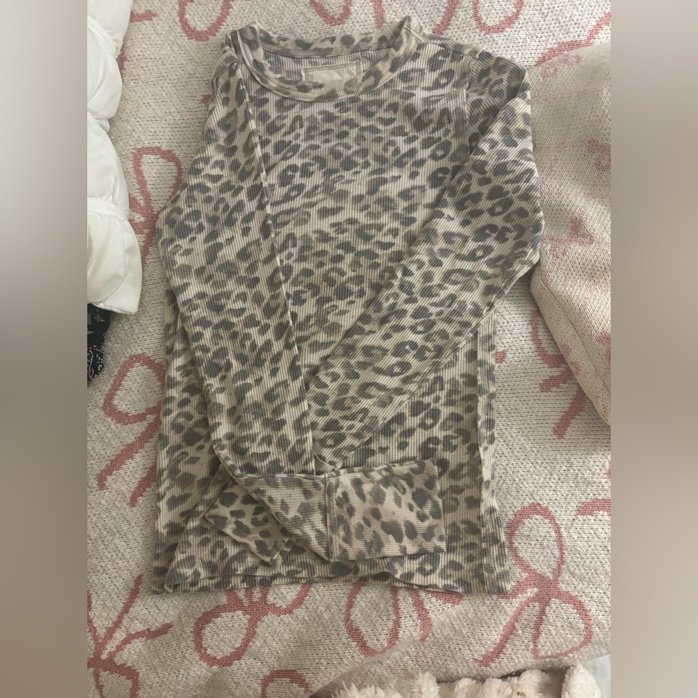 Aerie Beige and Gray Patterned Top